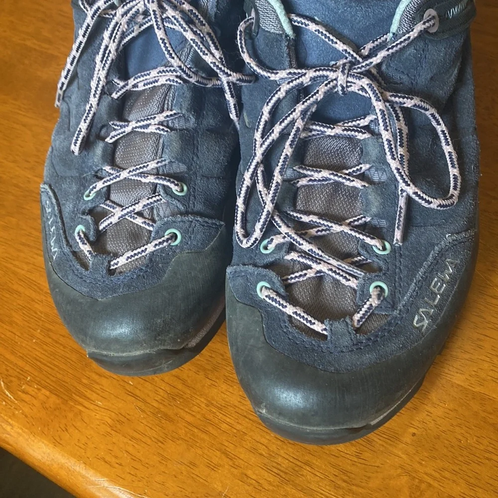 Salewa Mountain Trainer GTX 8.5 GUC Premium Navy Subtle Green Goretex